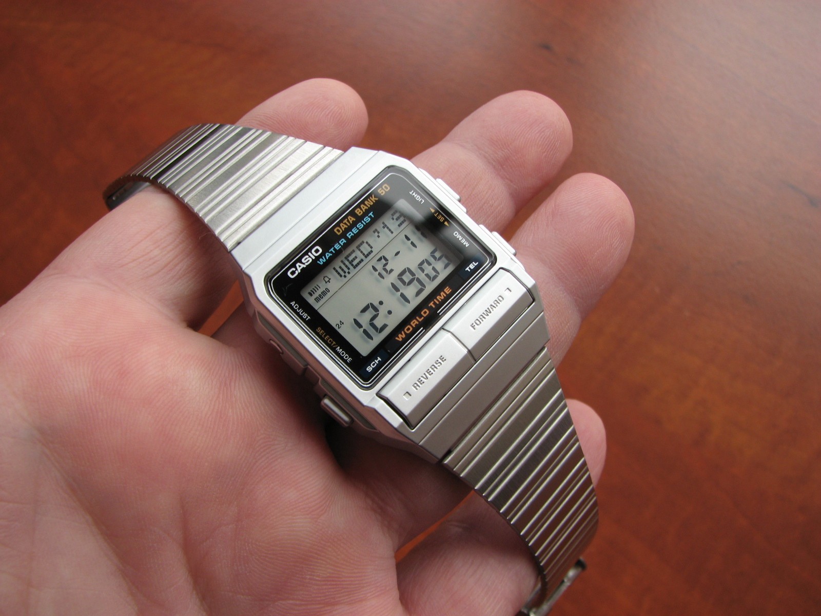 BIN! NEW NOS Second edition Casio DB-520 Front Button World-Time Data-Bank watch