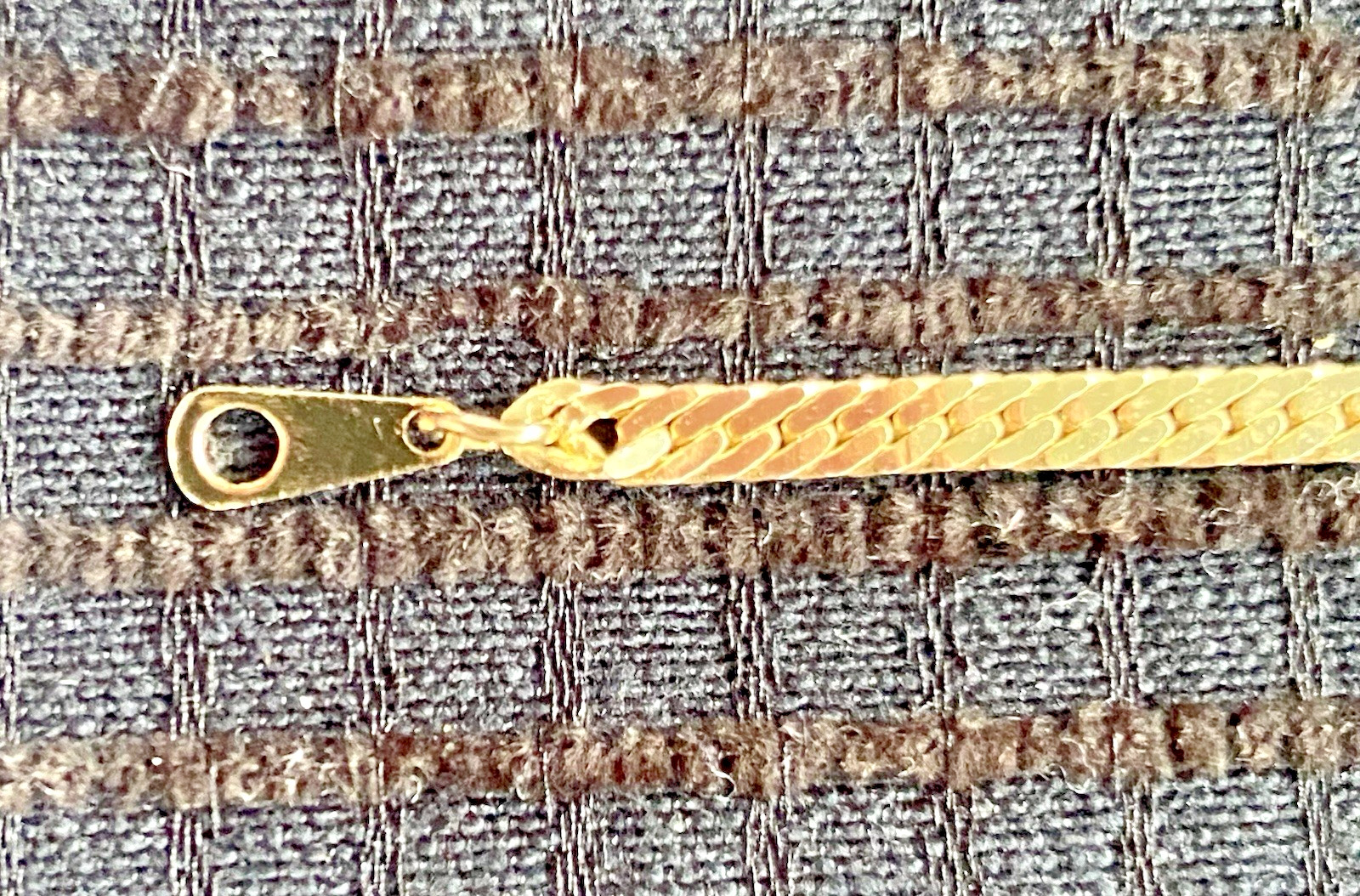 Vintage Korea Gold Tone Herringbone Chain Bracelet Flat Snake Link 7.25″ Retro