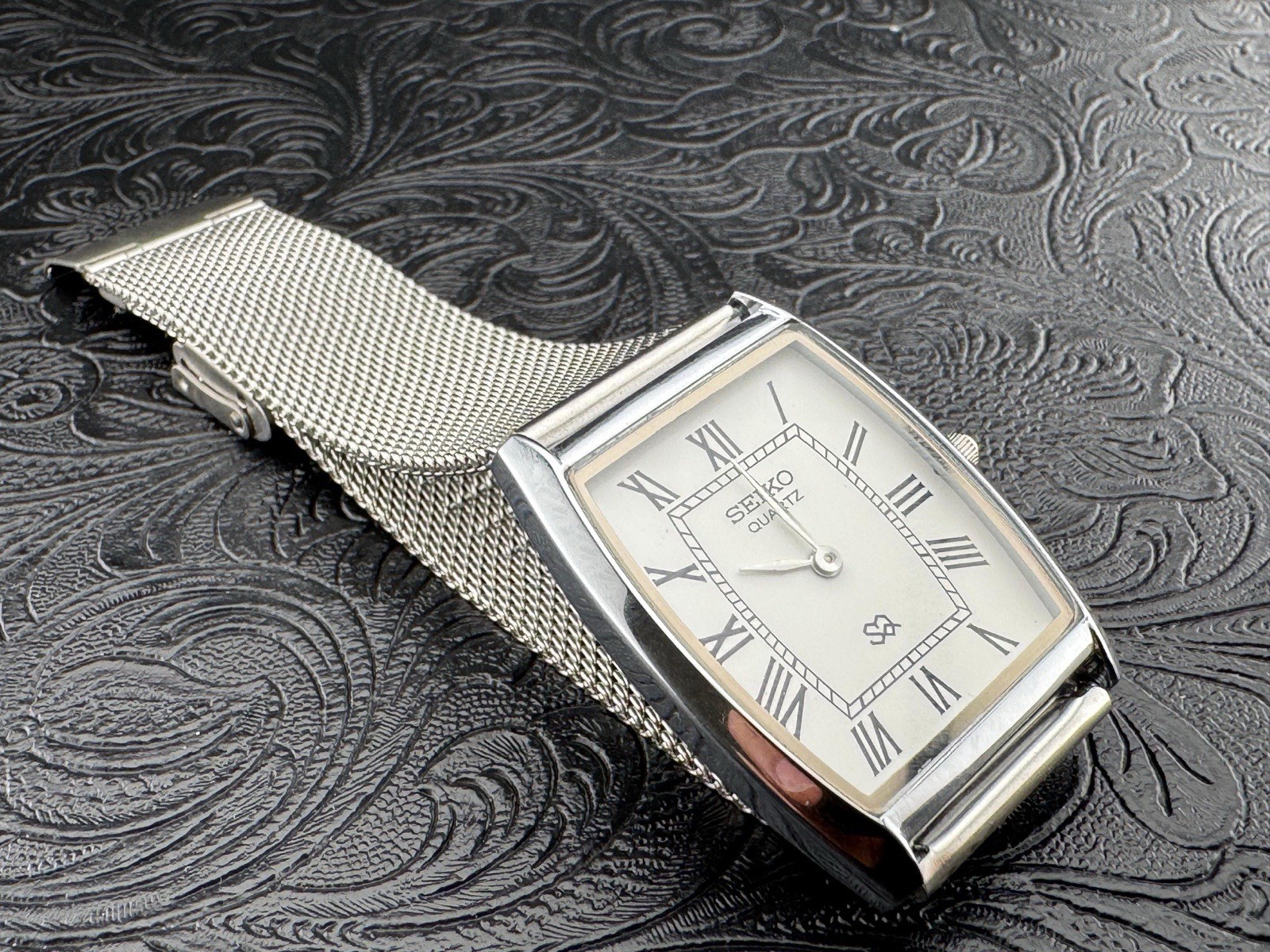 WHITE DIAL Vintage Seiko Slim Quartz Men’s Wrist Watch