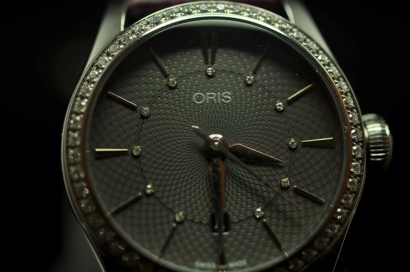 Oris Artelier Date Diamond 28mm