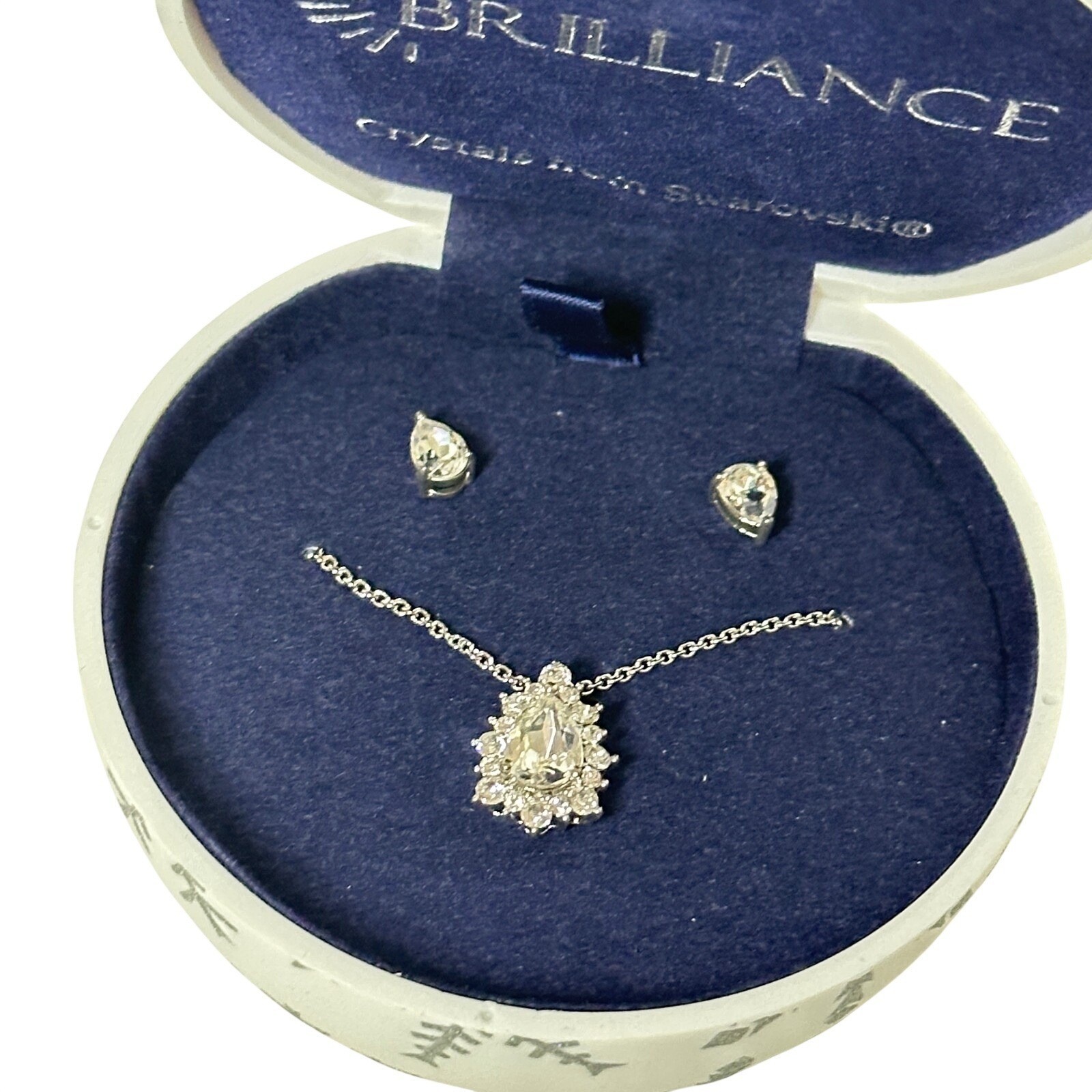 Brilliance Swarovski Crystal Pear Halo Necklace Earrings Set Snowflake Ornament