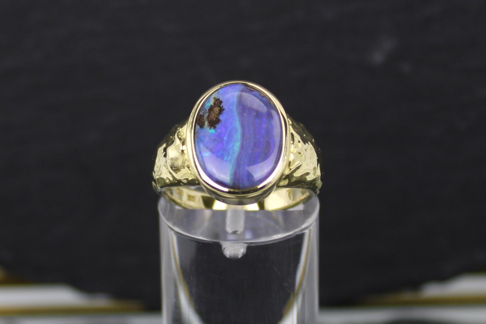 Opal Ring, 18ct Yellow Gold 750 Opal Ring, Australia