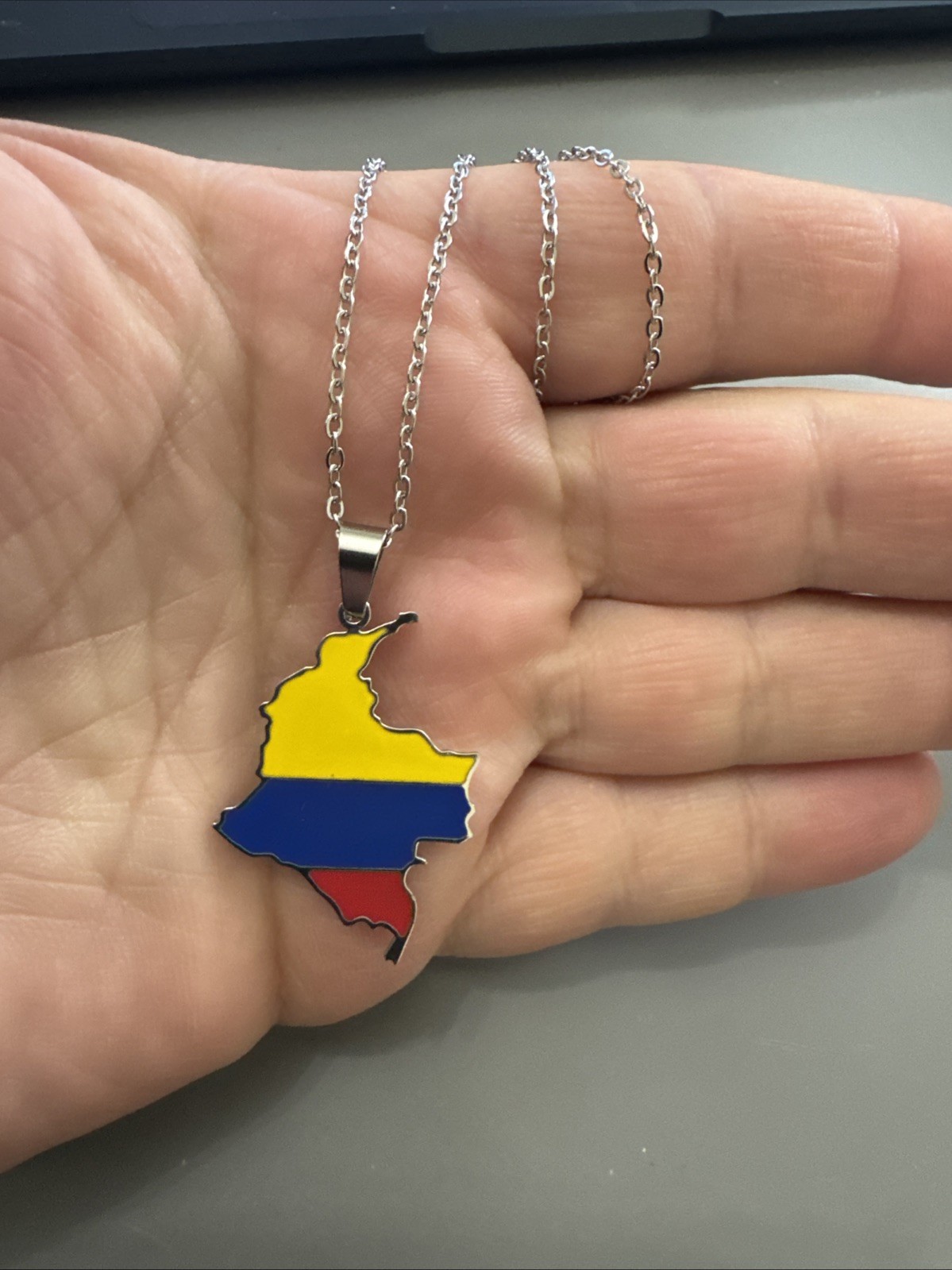 Map Flag Colombia Pendant Stainless Steel Silver Tone 18” Necklace Unisex