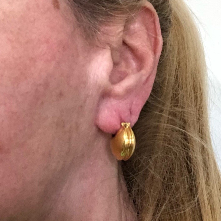 Elo7 Gold Electroplated Over Silver Chunk Half Moon Huggie Hoops Earrings