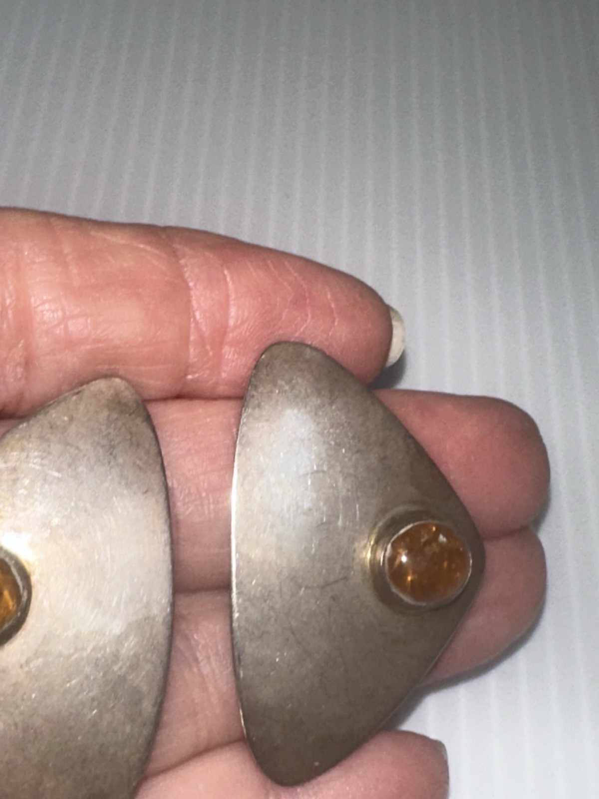 SUSAN CUMMINGS RARE MODERNIST STERLING SILVER AMBER CLIPON TRIANGULAR EARRINGS