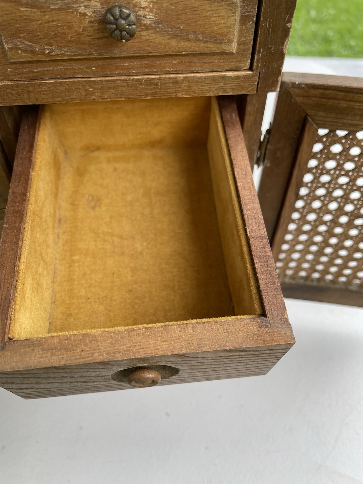 vintage wooden jewelry box