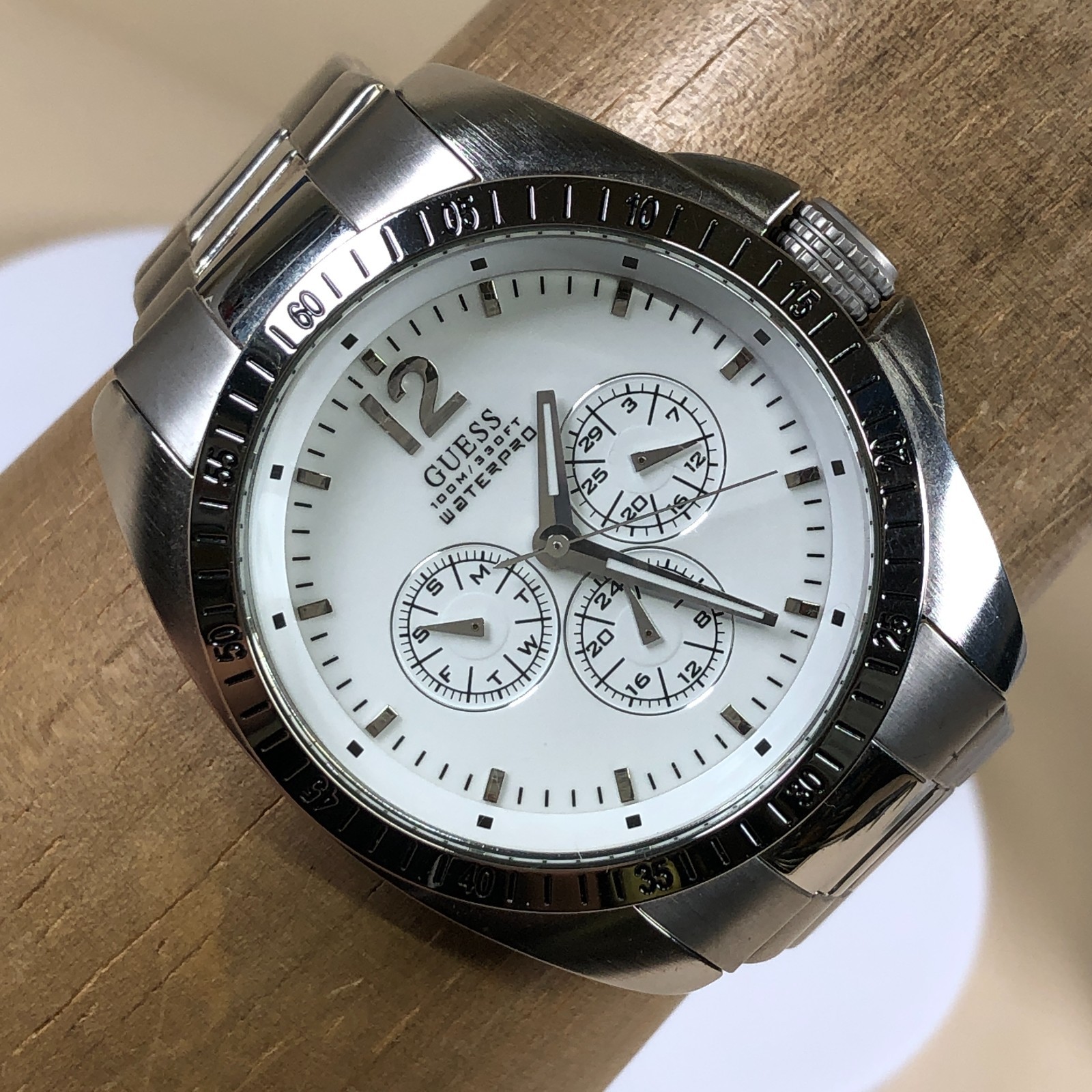 Guess Waterpro Men G08WP41557 Day Date Silver Tone Quartz 47mm Watch 8 1/4″