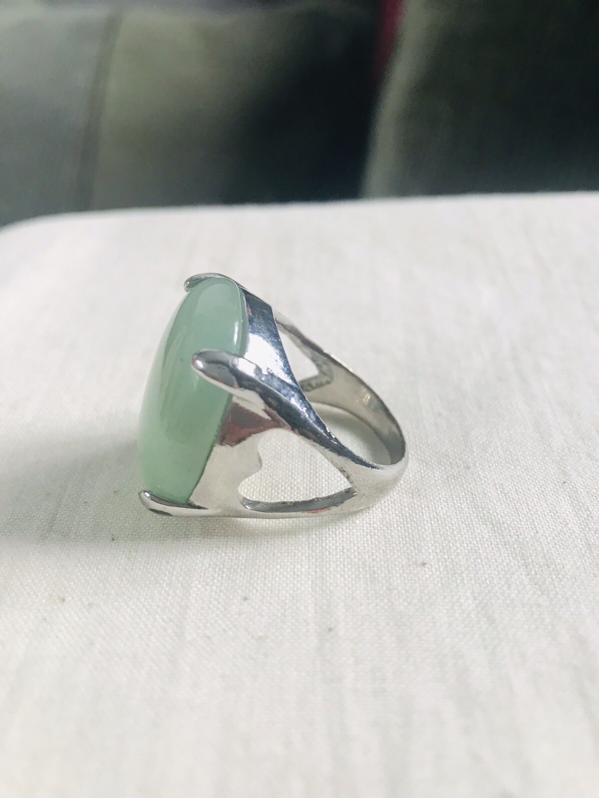 Vintage Heavy Green Quartz & Silver Tone Meta Ring Size 9