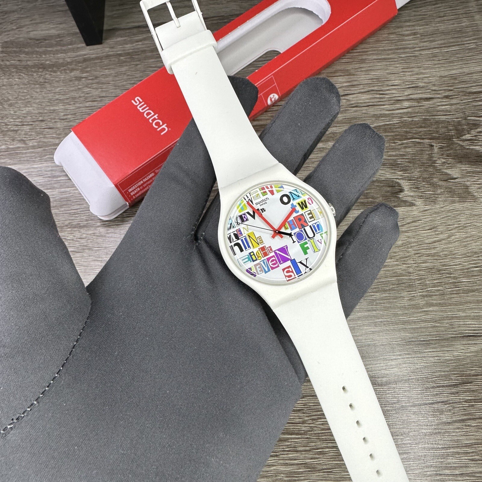 NEW✅LIMITED EDITION✅ Swatch MULTI COLLAGE White Fun 41mm Watch SUOW132