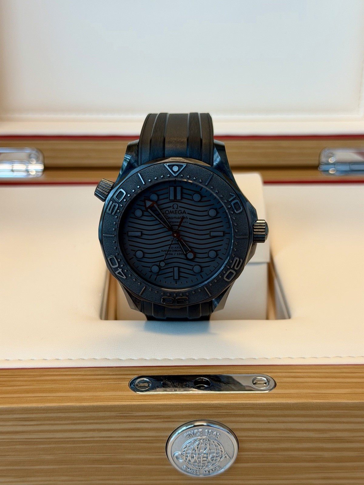 MINT!! Omega Seamaster Diver 300M Black Black Men’s Watch 210.92.44.20.01.003