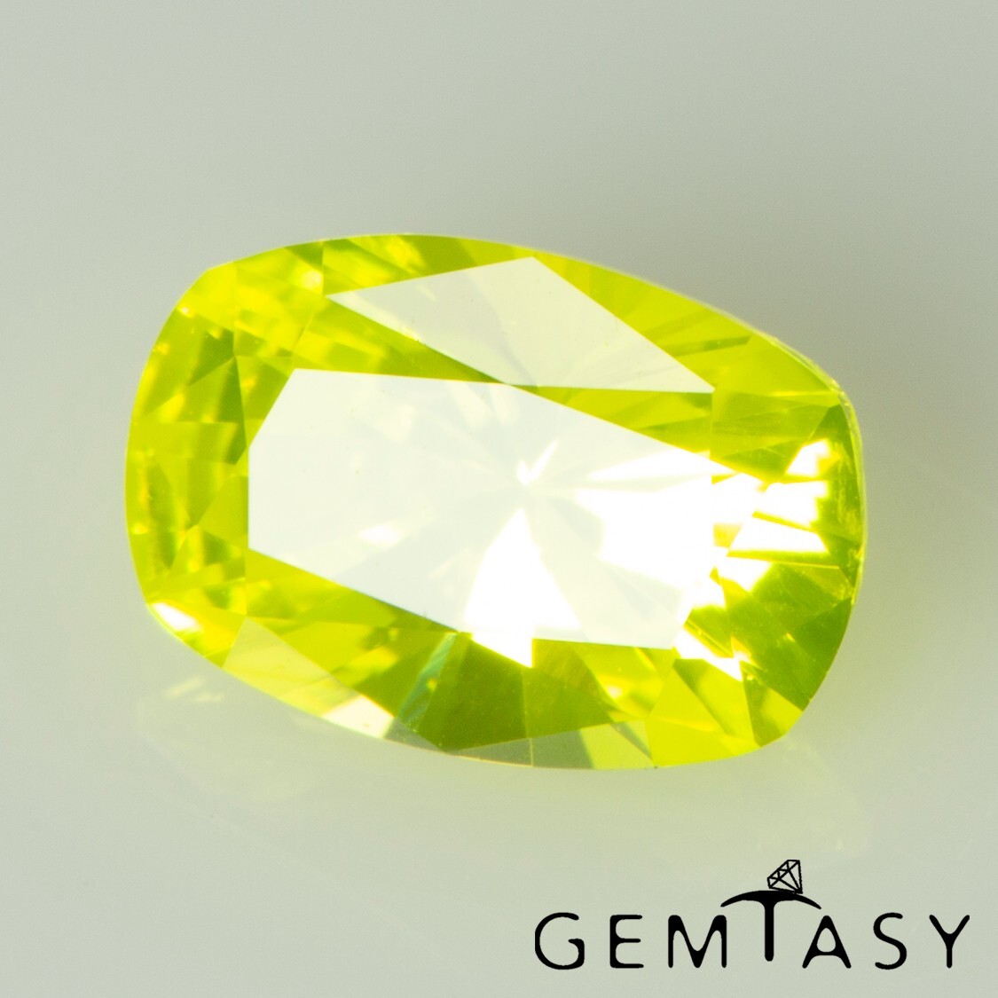 Cut stone – YAG Neon Czochralski Pulled lab grown facet Cushion 6x4mm 0.5-0.6ct