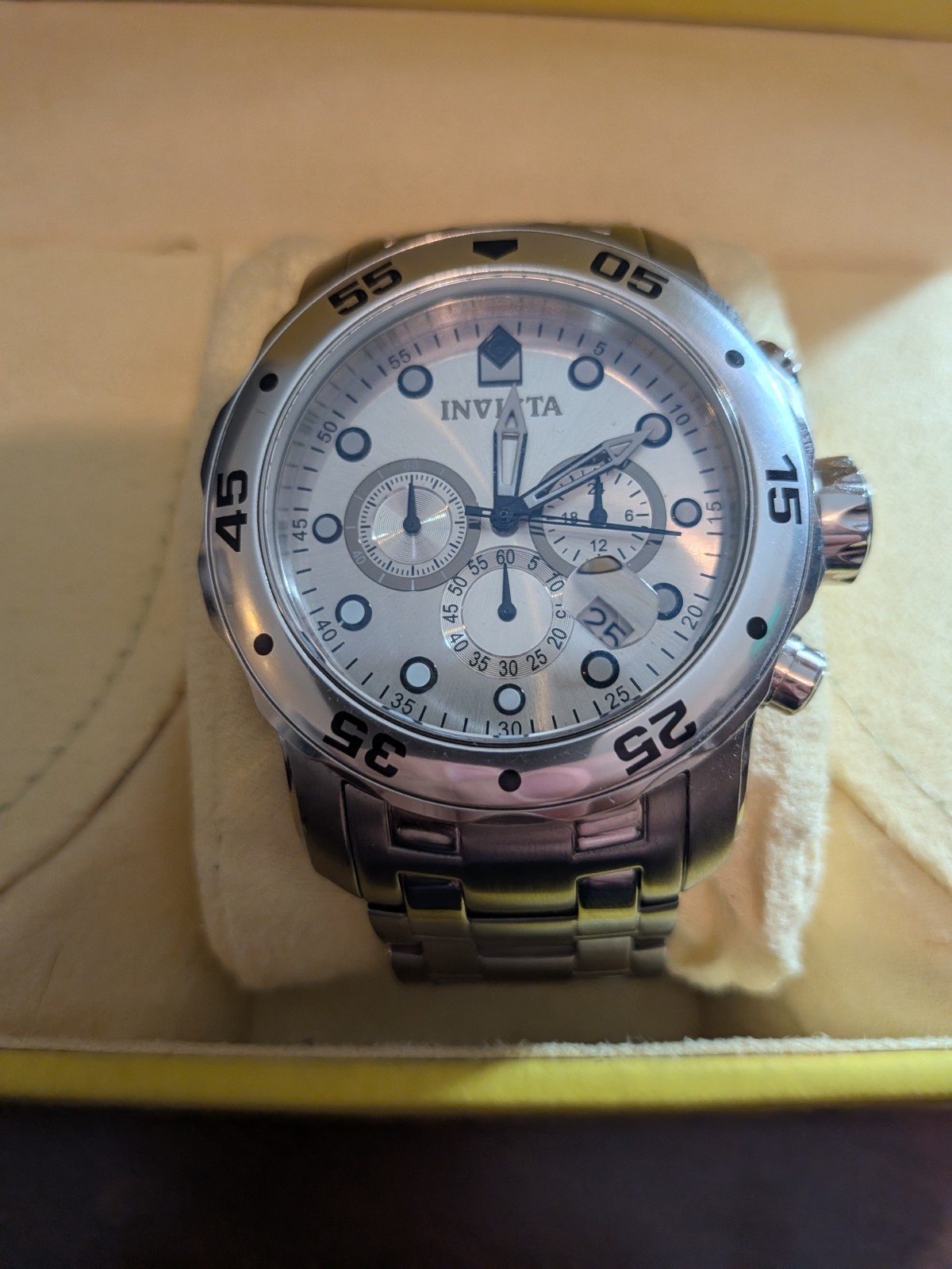 Used Invicta Men’s ‘S Pro Diver Quartz Chronograph Silver Dial Watch Model 0071