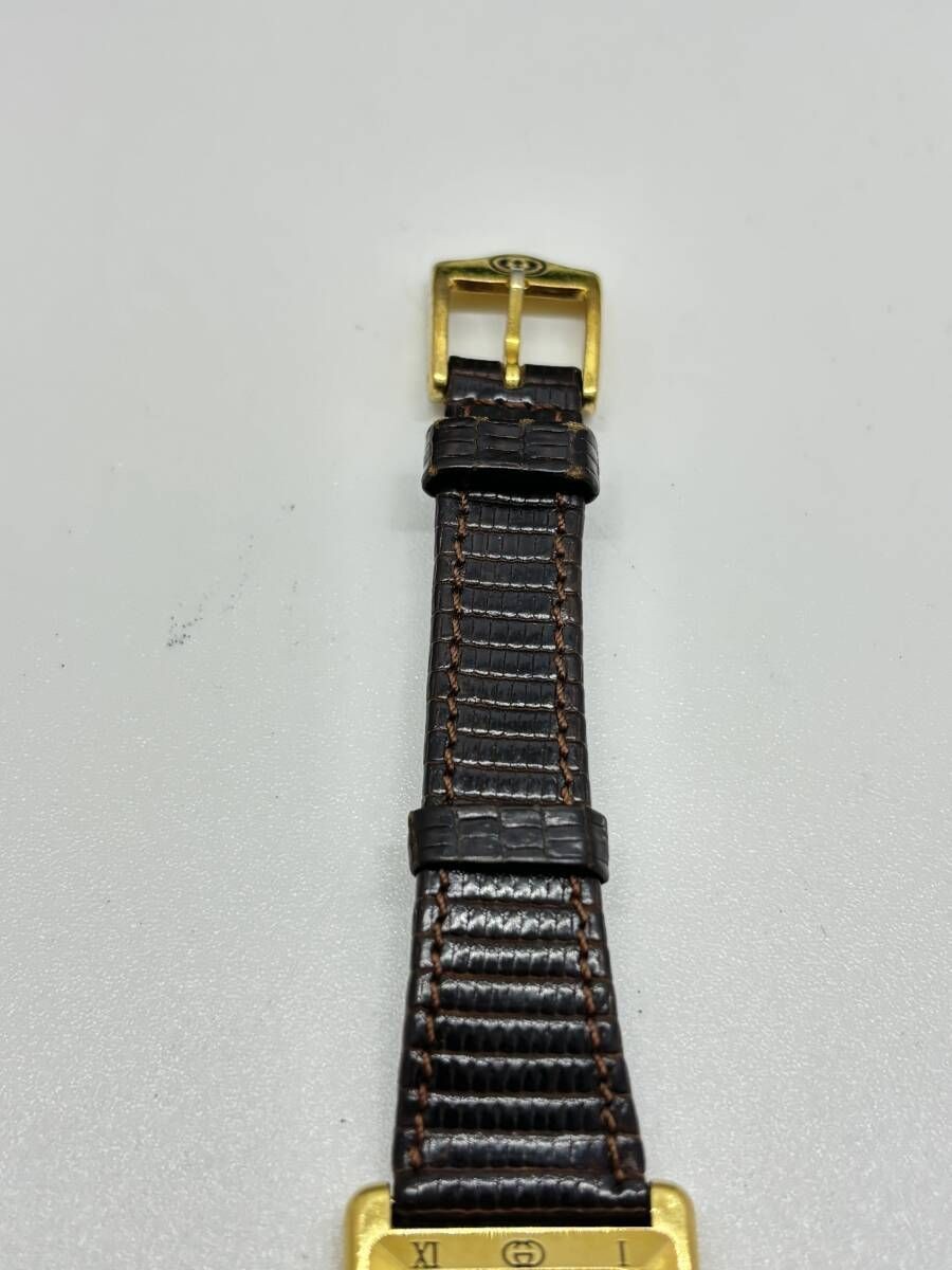 Working Item GUCCI 4200L Ladies Watch Quartz Square Case Gold 24092302zaiko From