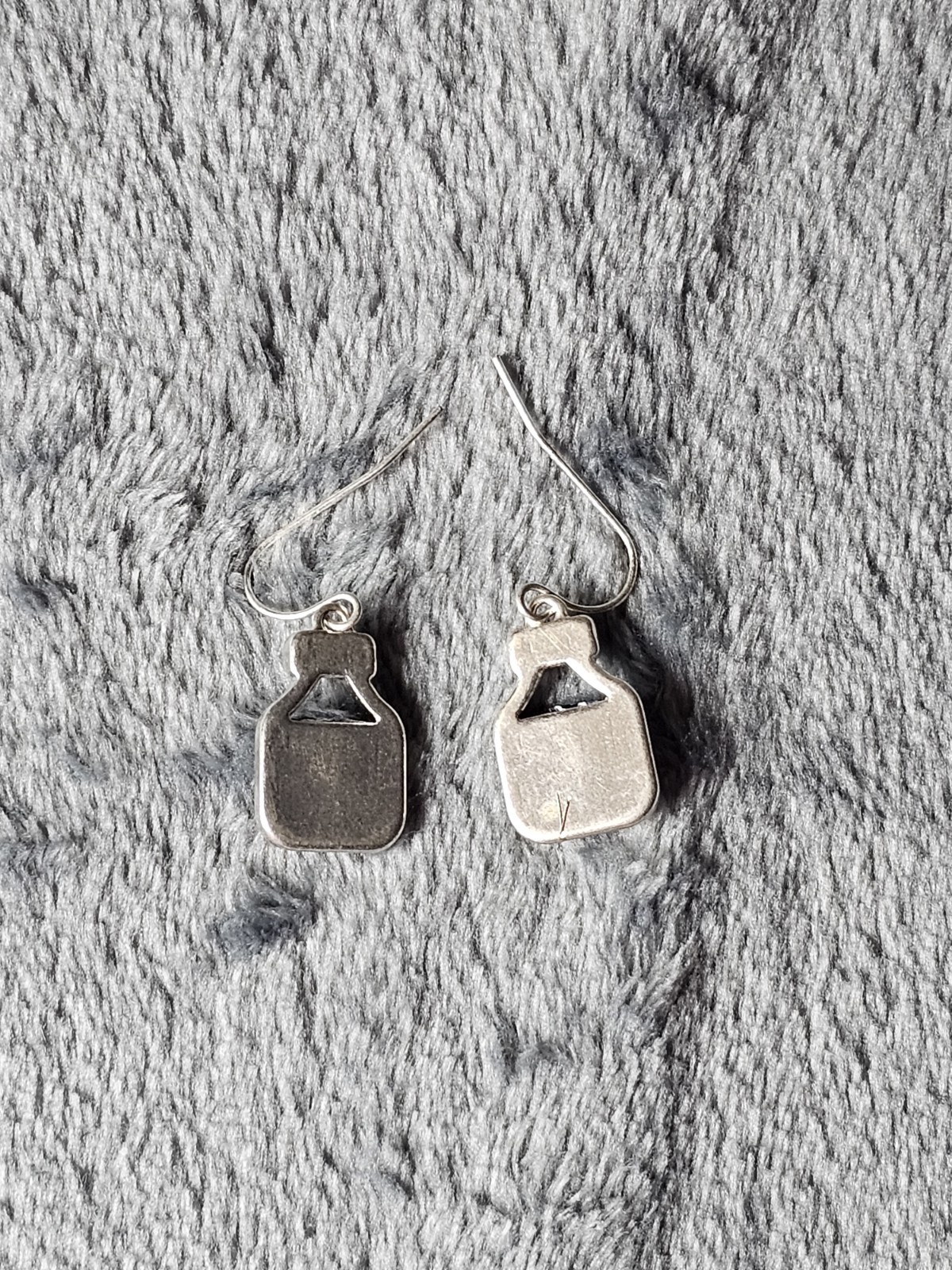 Silver Tone Bottle Flask Yellow Green Crackle Glass Dangle Earrings