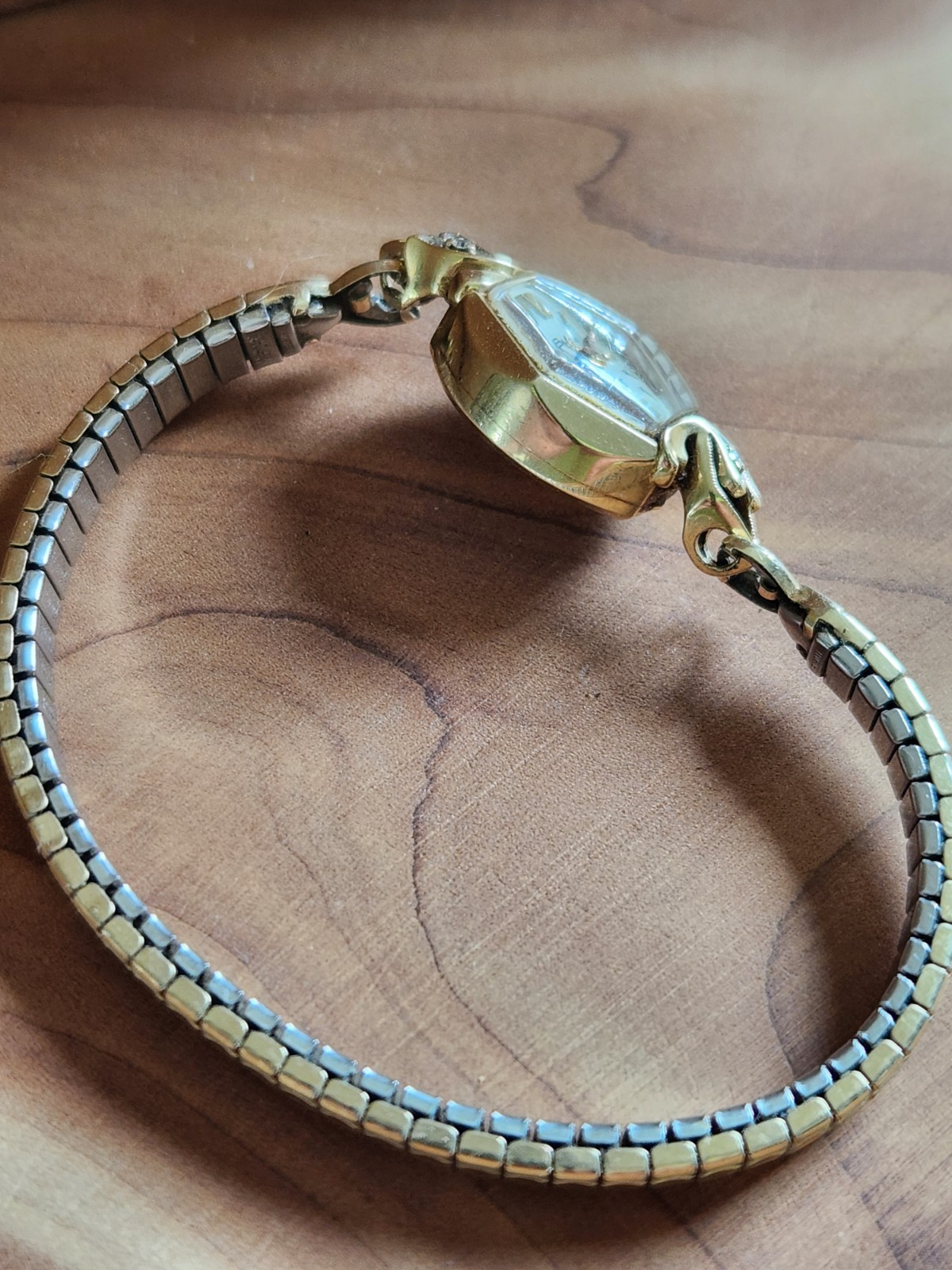 Bulova 23 Jewels Ladies 14K Gold Dress Watch Manual Wind Vintage Antique