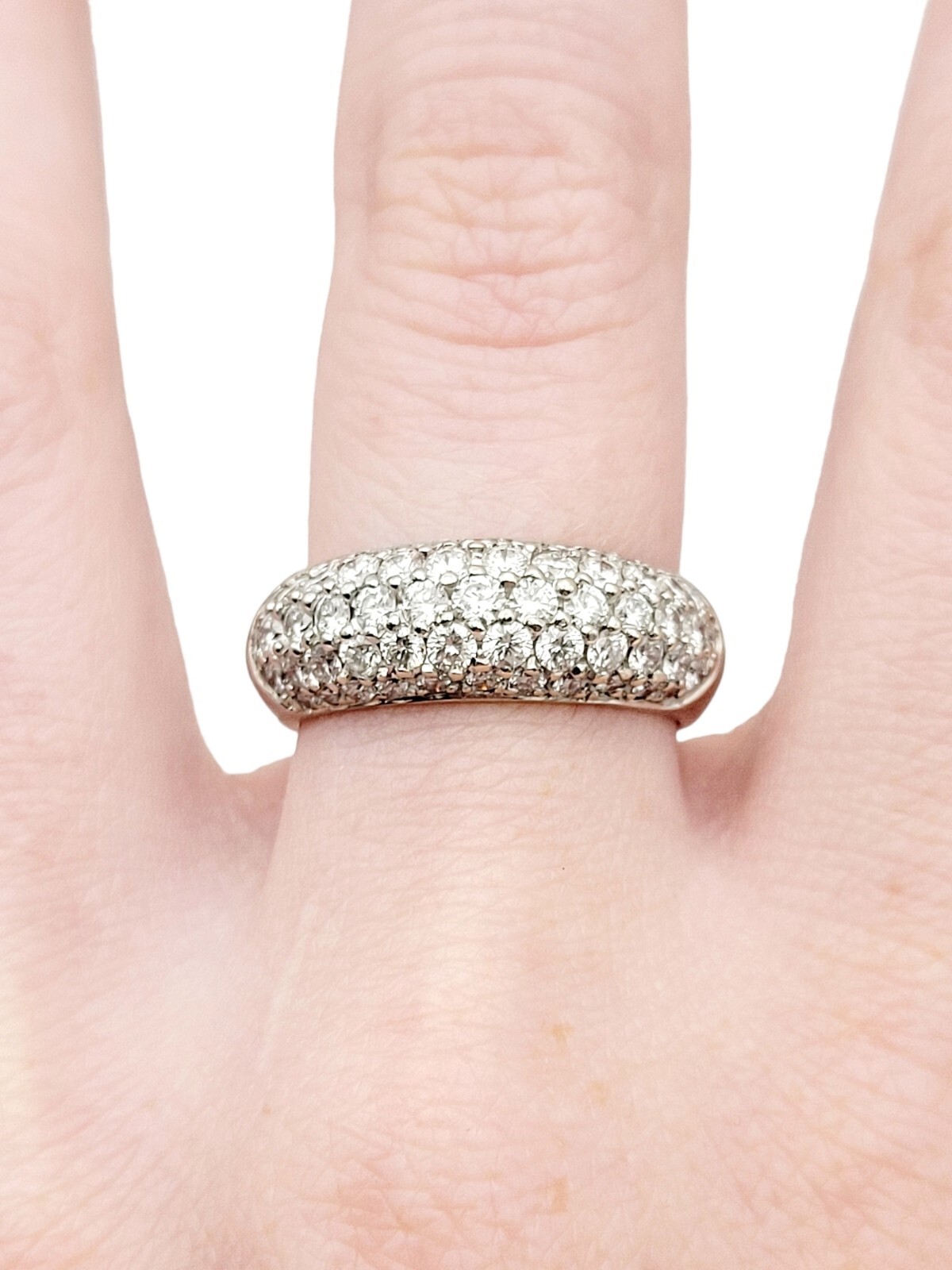 Ring Diamonds Round Pavé 1.52 CTW Dome 7.18 mm Band 18 Karat White Gold Size 7