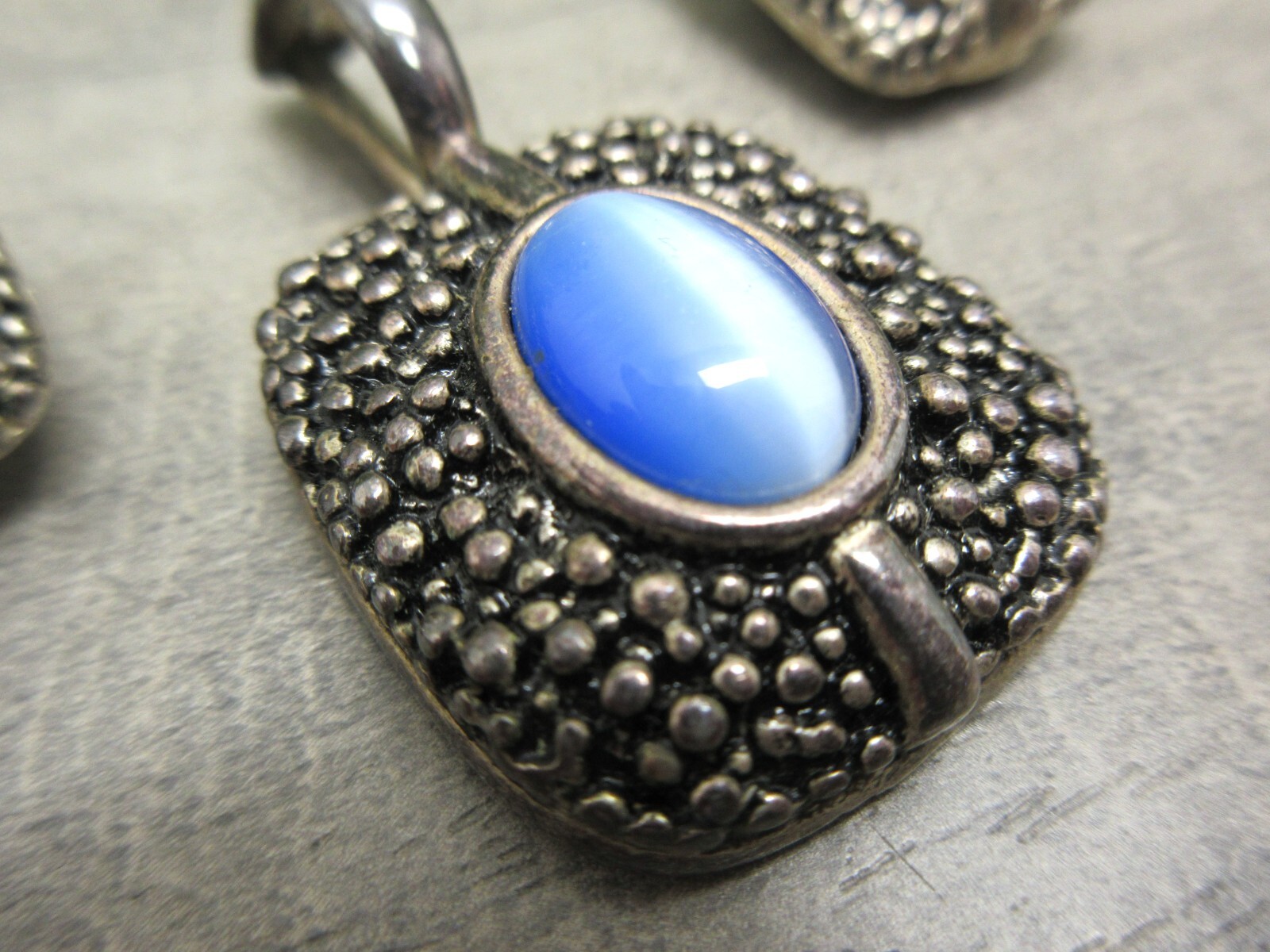 Premier Designs Jewelry Set Pendant & Clip Earrings Silver Blue Oval Tigers Eye