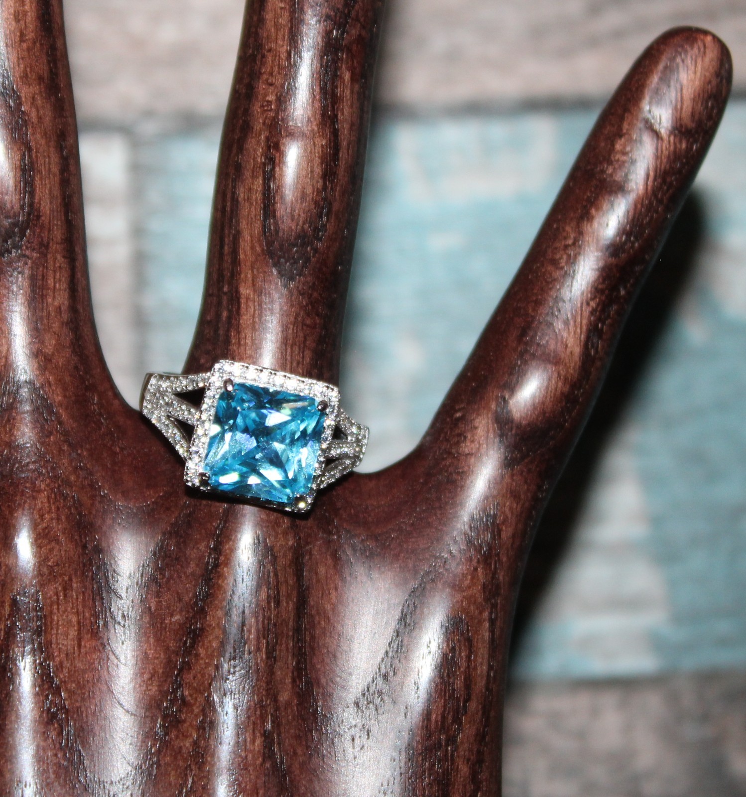 Fuzion Creations Blue & White Zirconia Ring Sterling Silver Size 7.75 Signed FZN