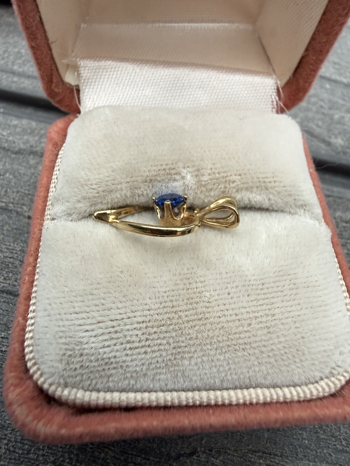 Vintage 14k Yellow Gold London Blue Topaz Solitaire Open Heart Necklace Pendant