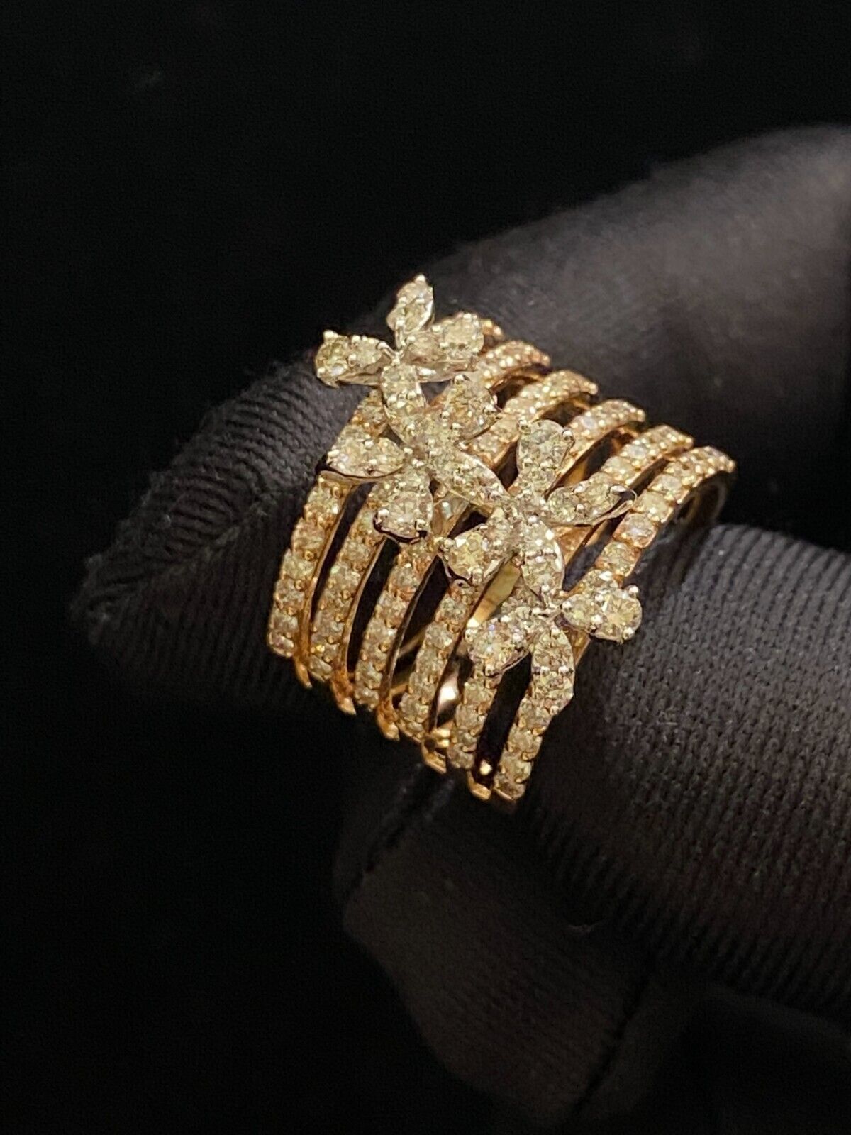 Pave 1.90 Cts Round Brilliant Cut Diamonds 3-Flower Wedding Ring In 585 14K Gold