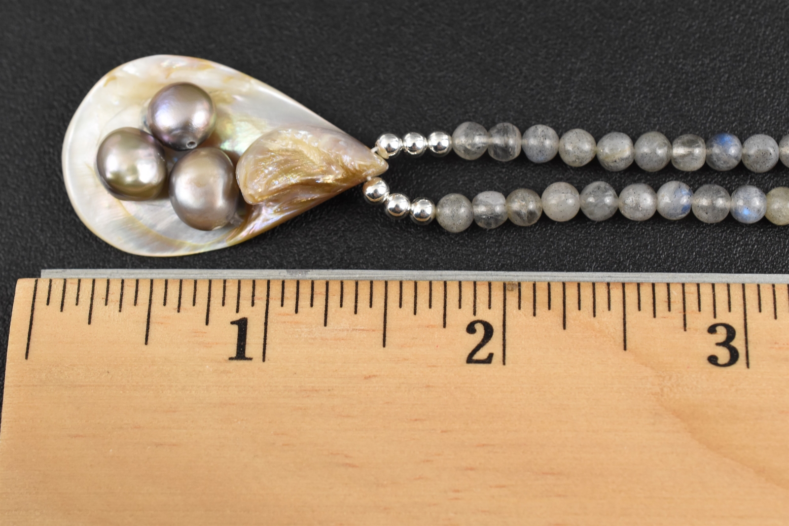 Elegant 17-1/2″ Sterling Labrodite Bead Necklace with Mother of Pearl Drop