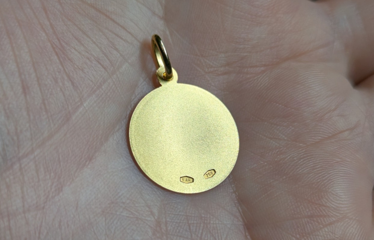 UNOAERRE 18K Gold Madonna & Child Pendant Virgin Mary Baby Jesus Italy 3.16g
