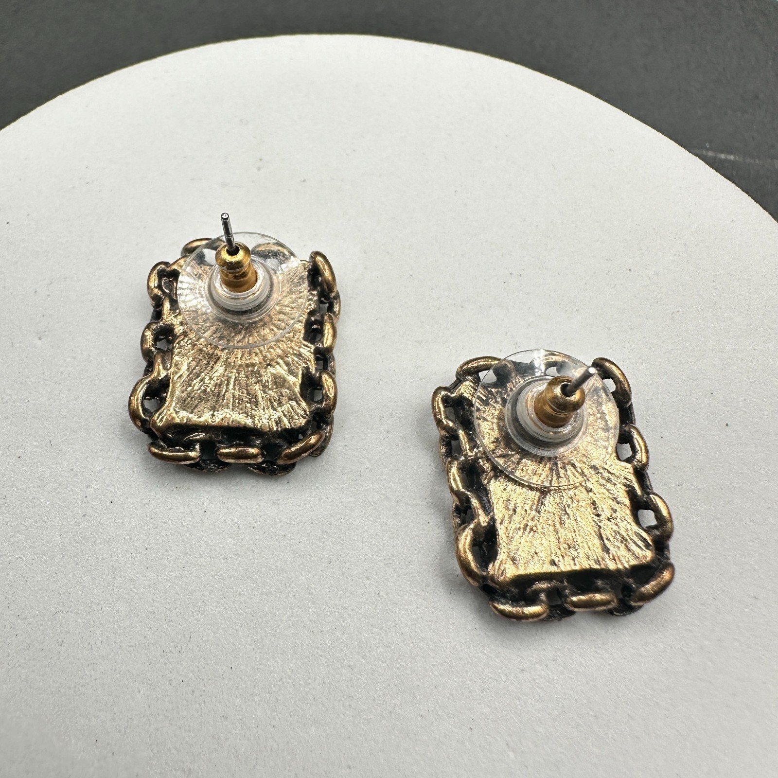Vintage Chain-link border Frame Rectangular Resin Stud Earrings Gold Tone