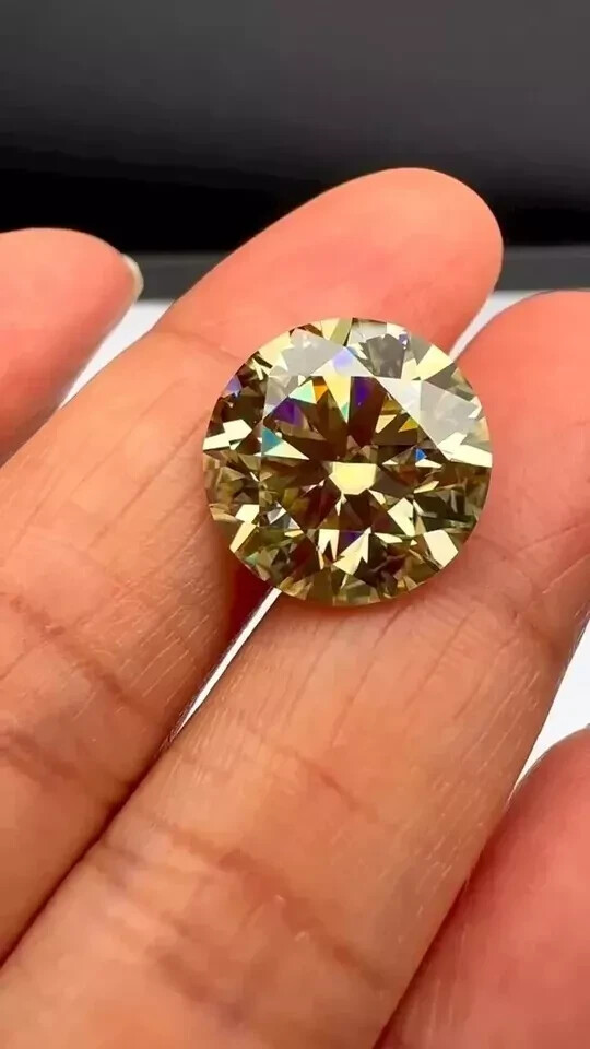 2 Ct Natural Yellow Diamond 8.50 mm Round Cut VVS1 D Grade GDGL Certified H46