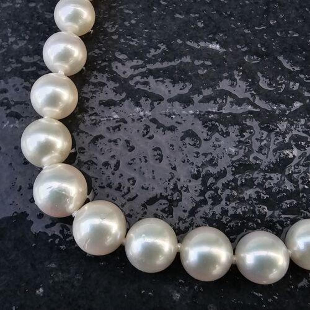 Mikimoto Marilyn Monroe Pearl Strand Necklace 7-9mm 16″ 18k Diamond Limited rare