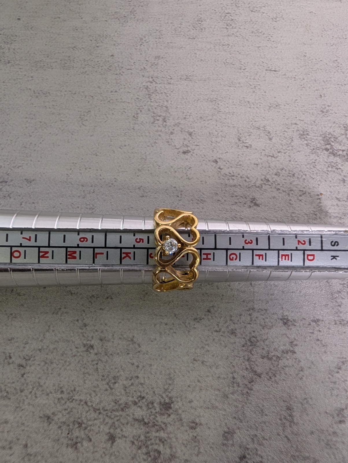 Vintage Signed Korea Size 8 Gold tone Crystal Linked Hearts Ring