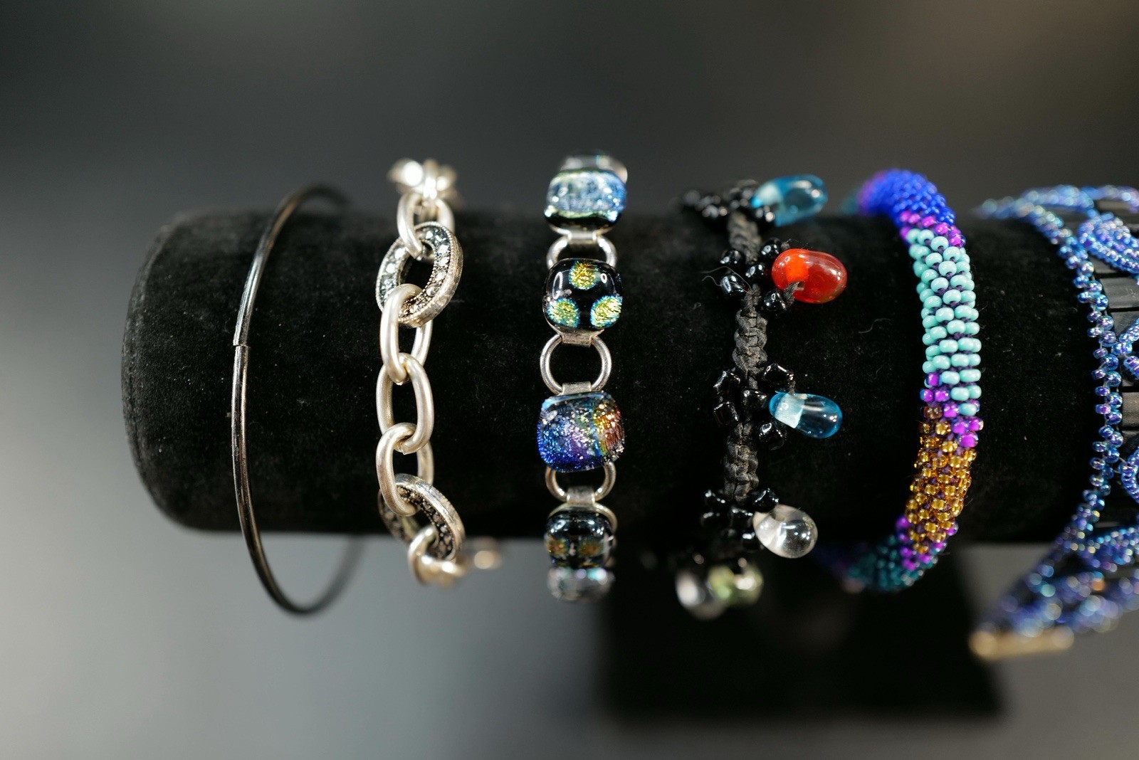 10 Pc Bracelet Silver Tone, Blue, Red, Pink & Black Mixed Styles Bangles I9