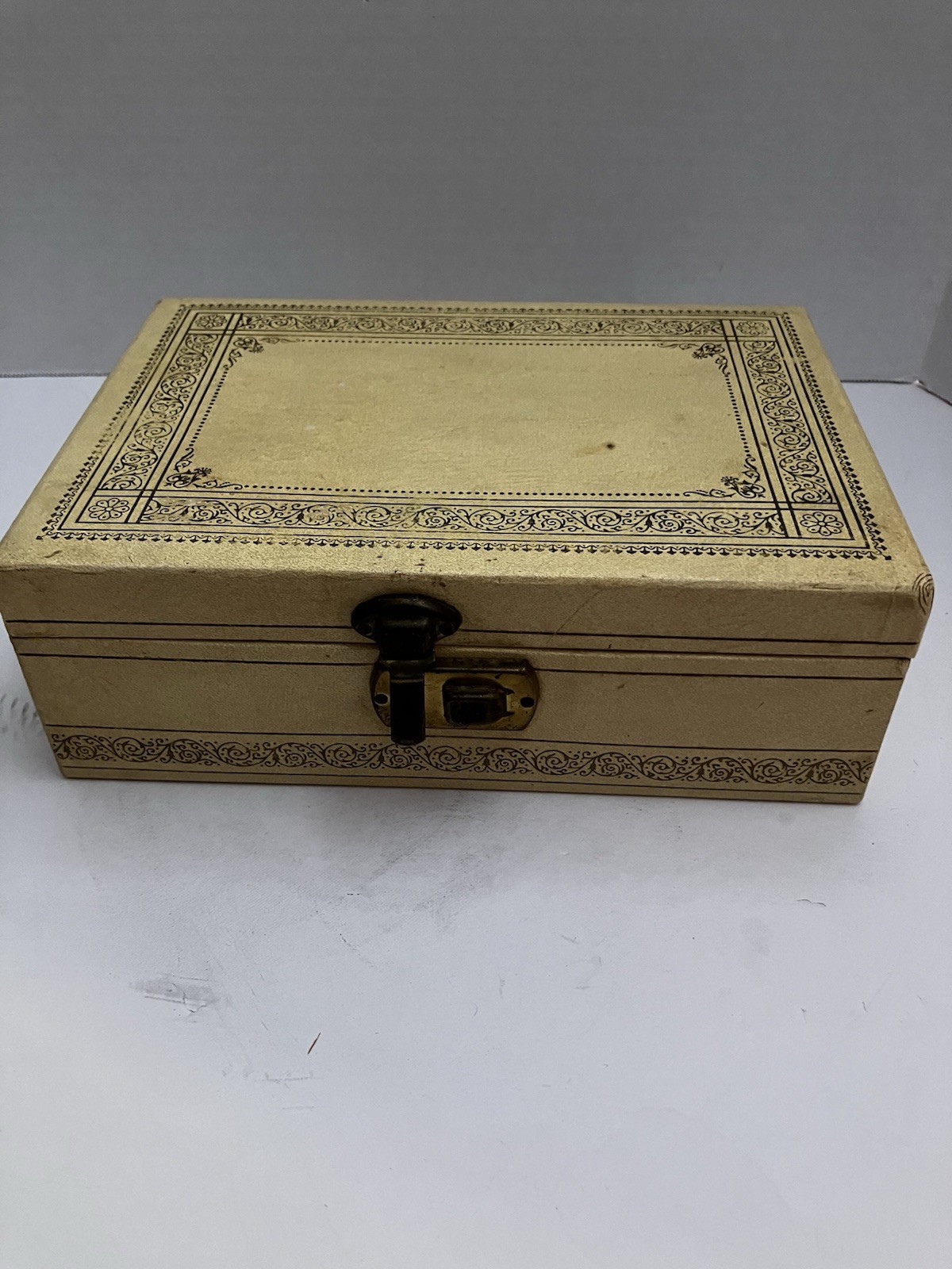 Vintage Jewelry Box Cream & Gold Pink Velvet Interior Flip Lock No Key