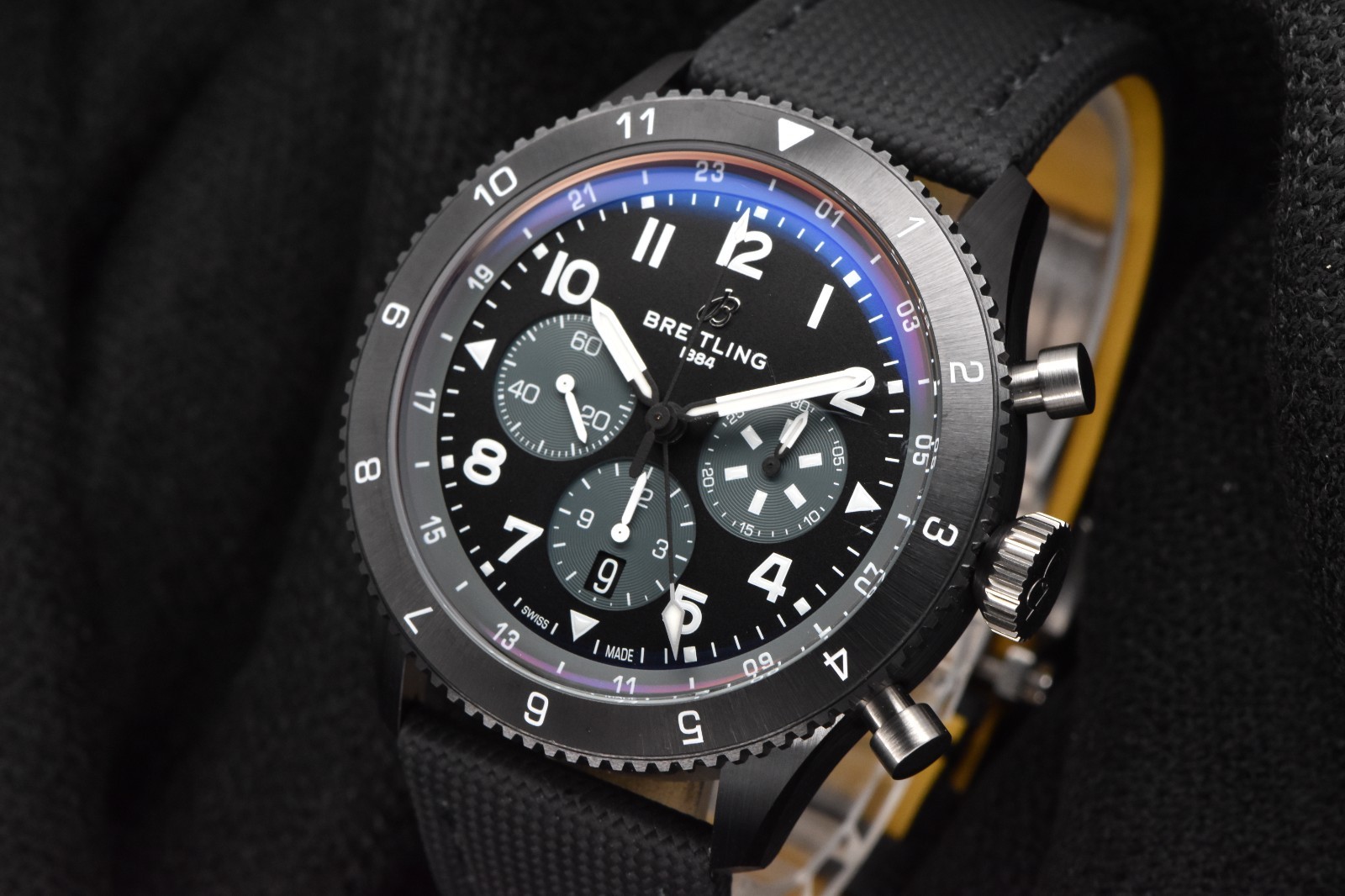 Breitling Super AVI B04 Chronograph GMT 46 Mosquito Night Fighter Blac SB0445 FS