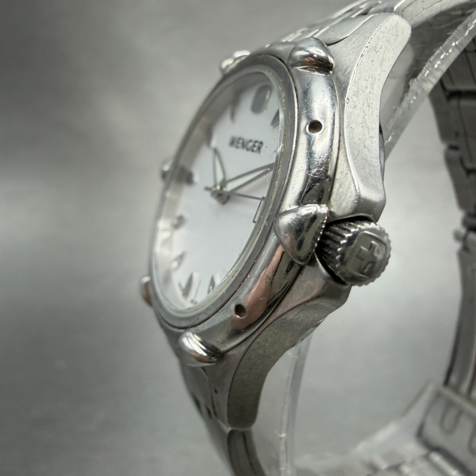 Wenger Watch Women 30mm White Dial Silver Tone Date Round 7023X New Battery