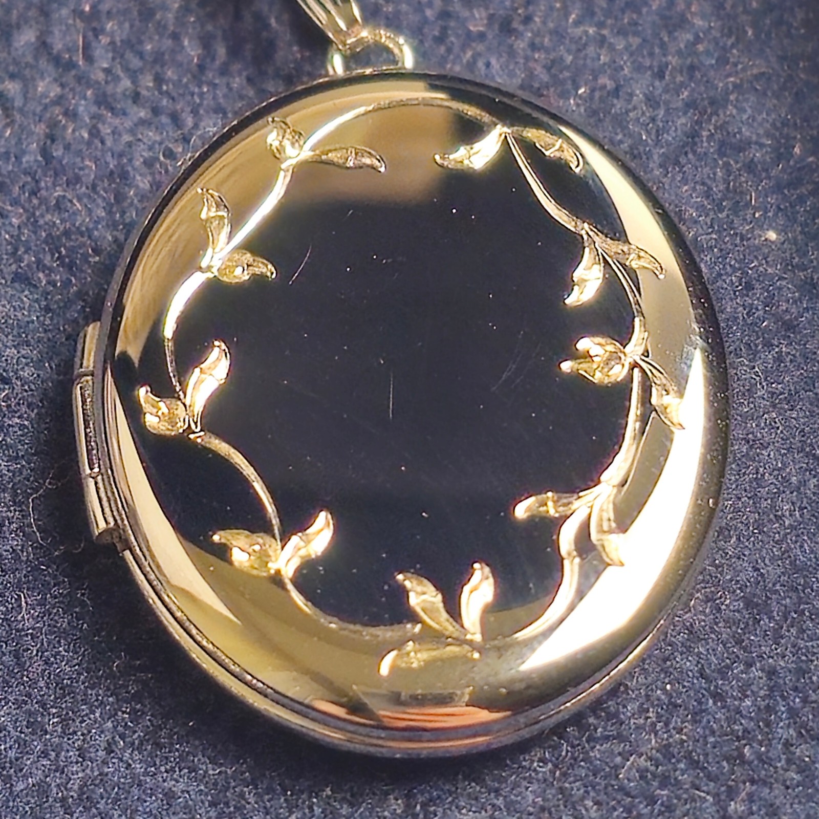 Fortunoff Ballou Heirloom Sterling Silver Oval Floral Locket Necklace Box 22 In