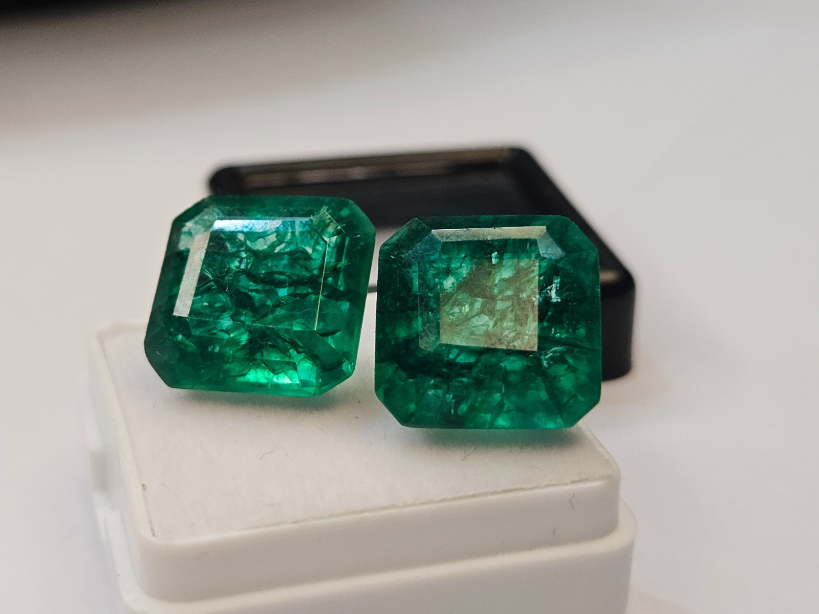 A++20–22 Ct Colombian Emerald Square Certified Natural Green Pair Gemstone