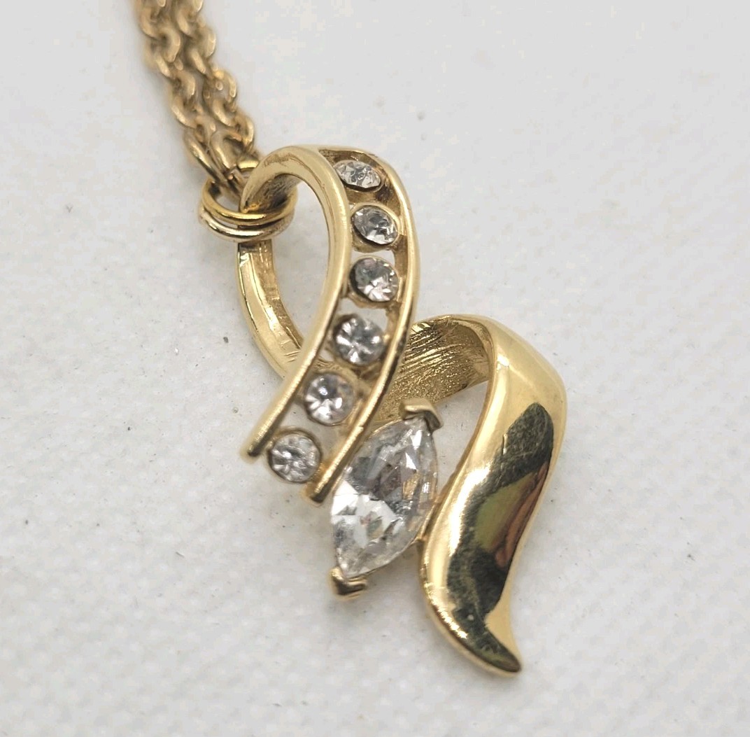 Vintage Gold Tone Necklace Chain Rhinestone Pedant 28in.