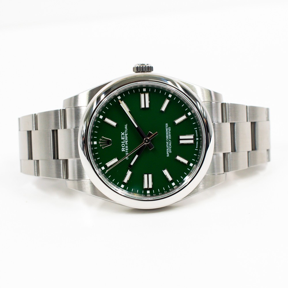 Rolex Oyster Perpetual 41 124300 Green Dial Stainless Steel Box & Papers Mint