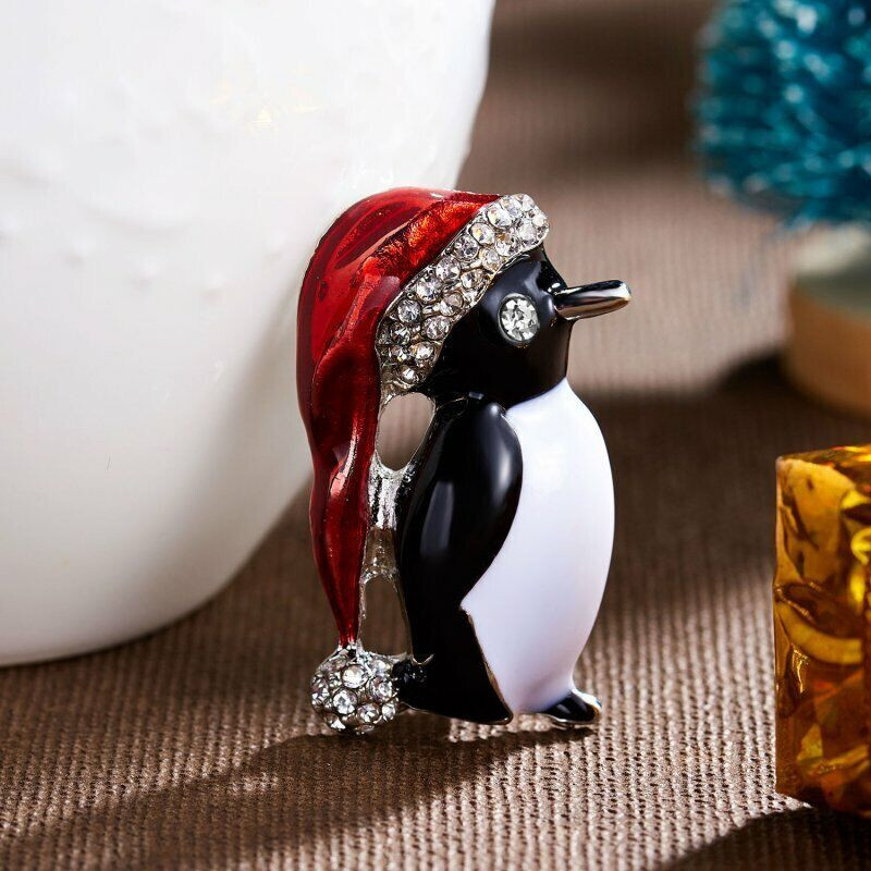 MR PENGUIN CHRISTMAS WINTER RHINESTONE & ENAMEL PIN BROOCH~VINTAGE STYLE