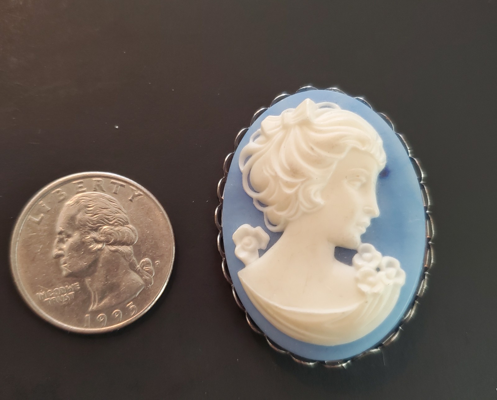 Vintage Blue Cameo Brooch w BONUS Velvet Choker/Bracelet Cameo