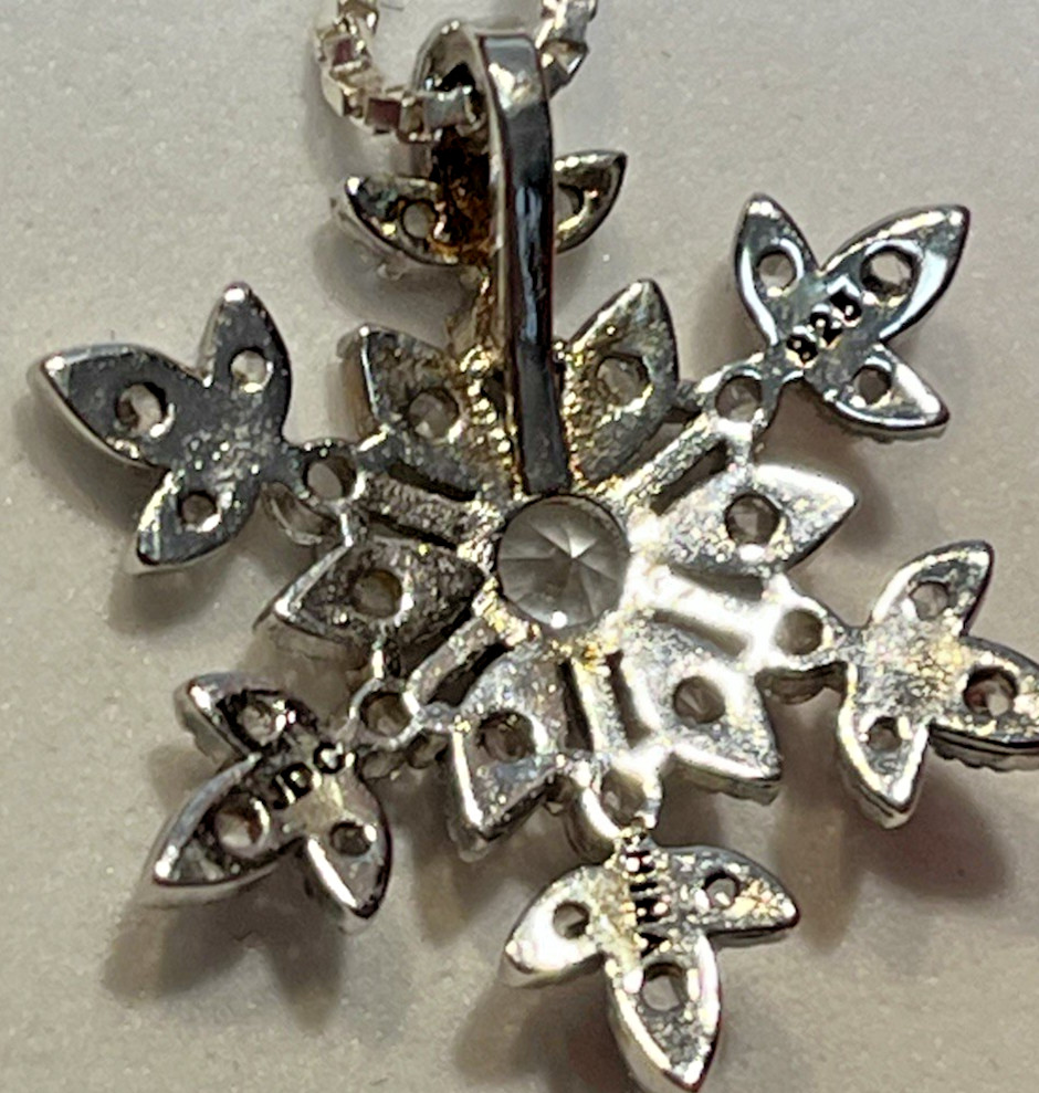 Vintage Sterling Silver .925 JDC Sparkling Snowflake 3/4″ Diameter Necklace 20″L