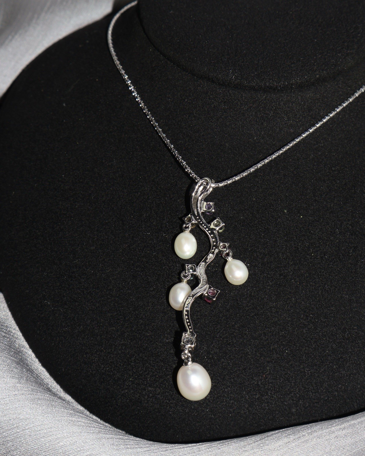 WH Sterling Silver Multicolor Stones & Pearl Necklace 7.83G / 20-22in