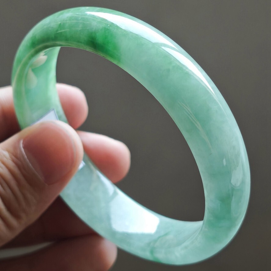 61mm Emerald Green Icy Jadeite Jade Bangle Bracelet Burma Jade Bangle 2167