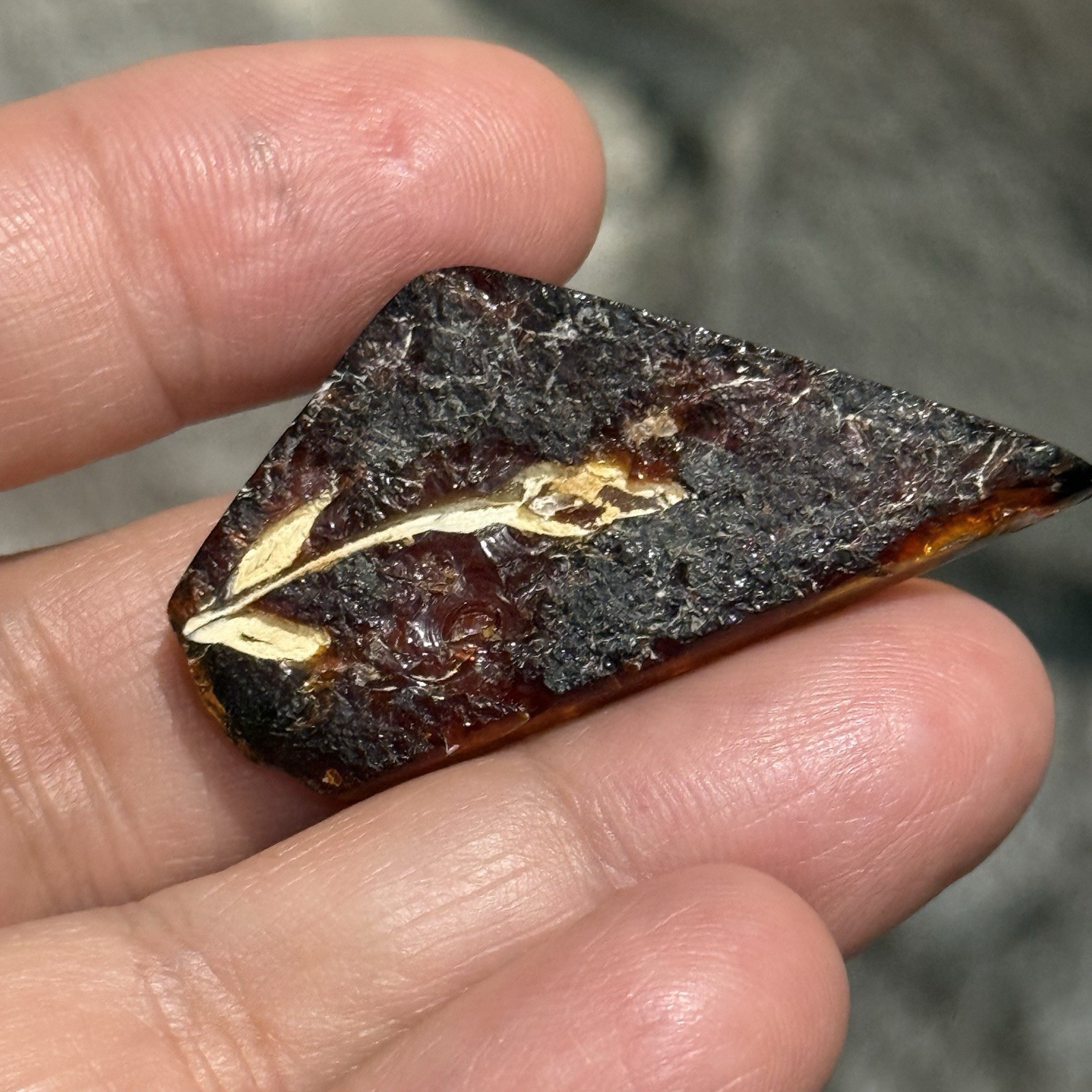 18.3ct 43.5x22x7mm Genuine Baltic Amber With Carved Calla Flower Cabochon Gem