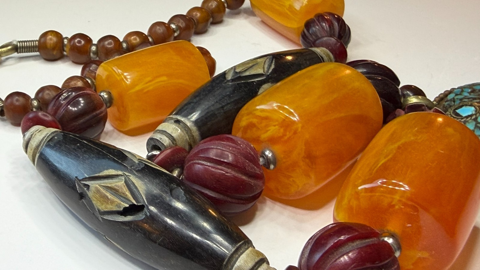 Vintage Tibetan Style Mosaic Pendant Necklace Butterscotch Resin Bone Beads 26″