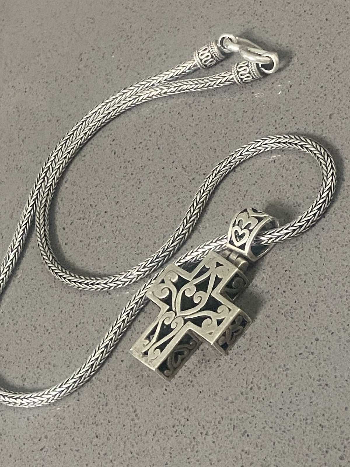 Sterling Silver Byzantine Chain W/Cross Pendant 40g