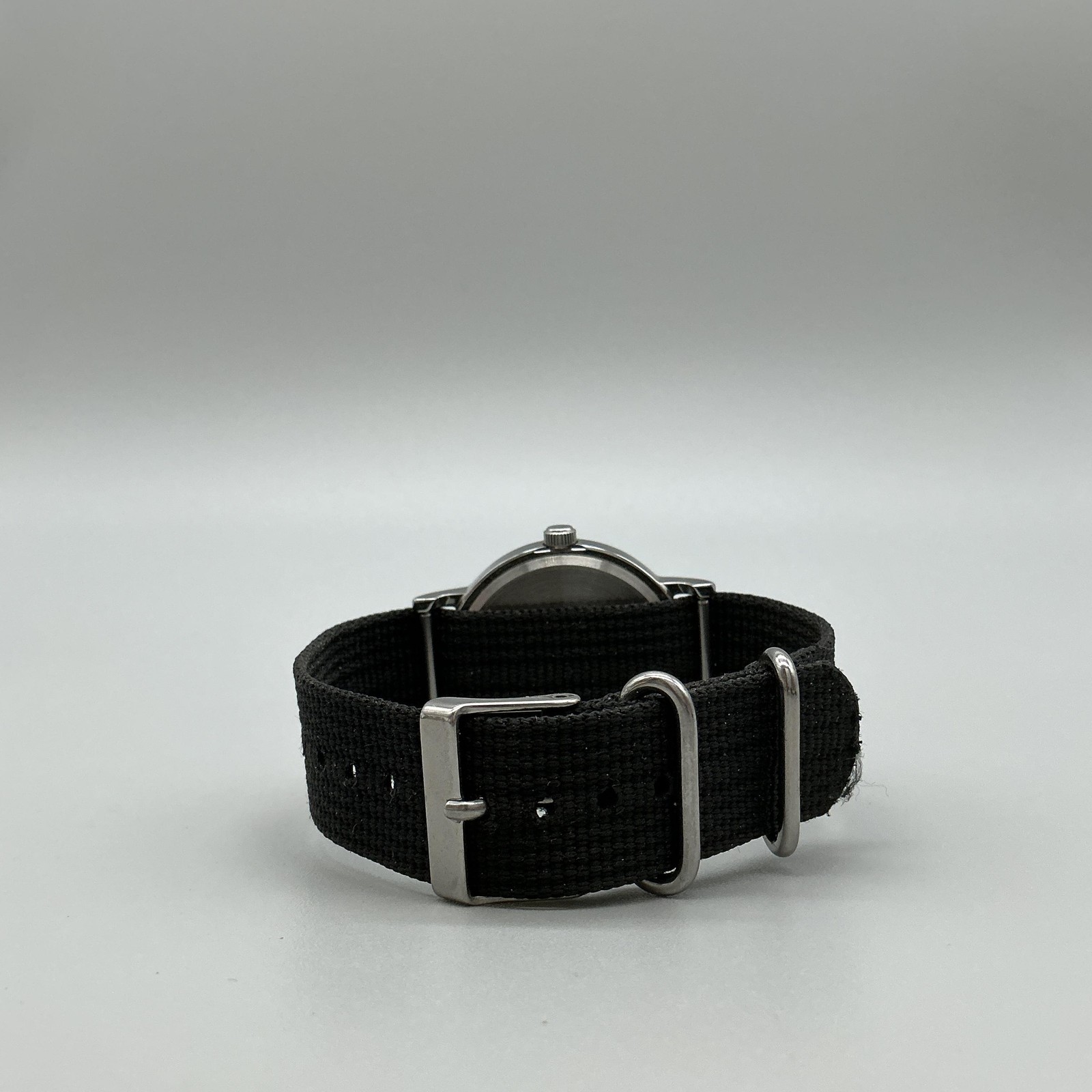 Timex Weekender Indiglo WR 30M Mens Watch 38mm Cream Dial Black Nylon Strap