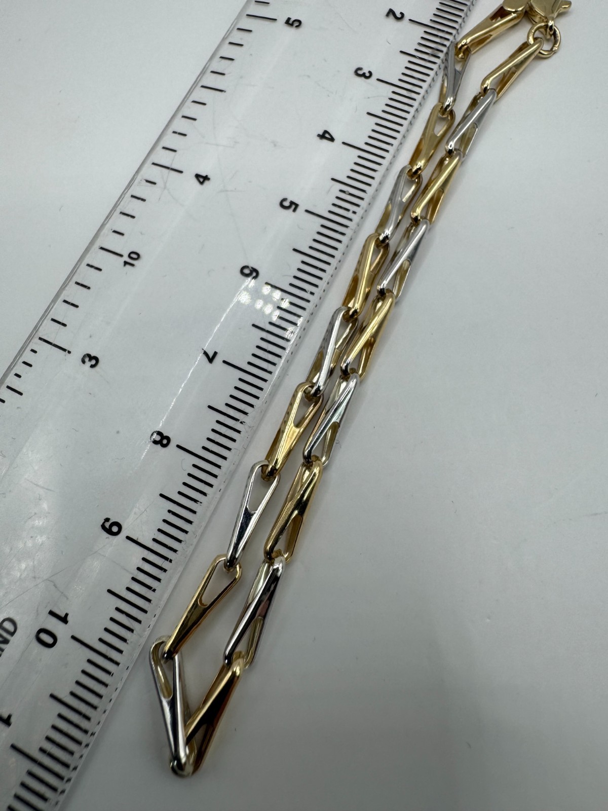 Yellow and White Gold Bracelet 9ct Hallmarked, Length 7.5 Inches (A0554)