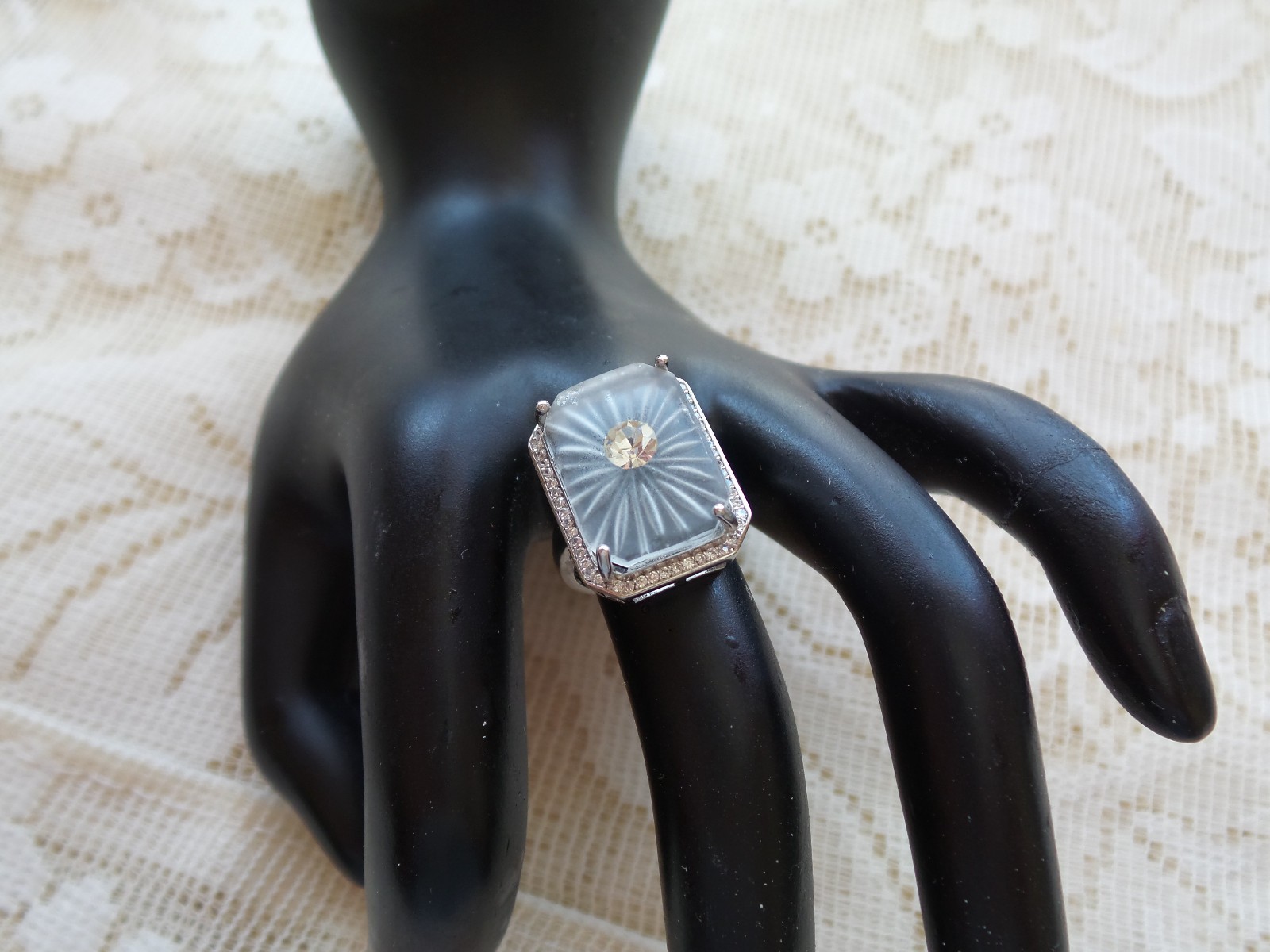 HANDMADE VINTAGE SUNRAY CRYSTAL FROSTED CAMPHOR GLASS RING STERLING SILVER