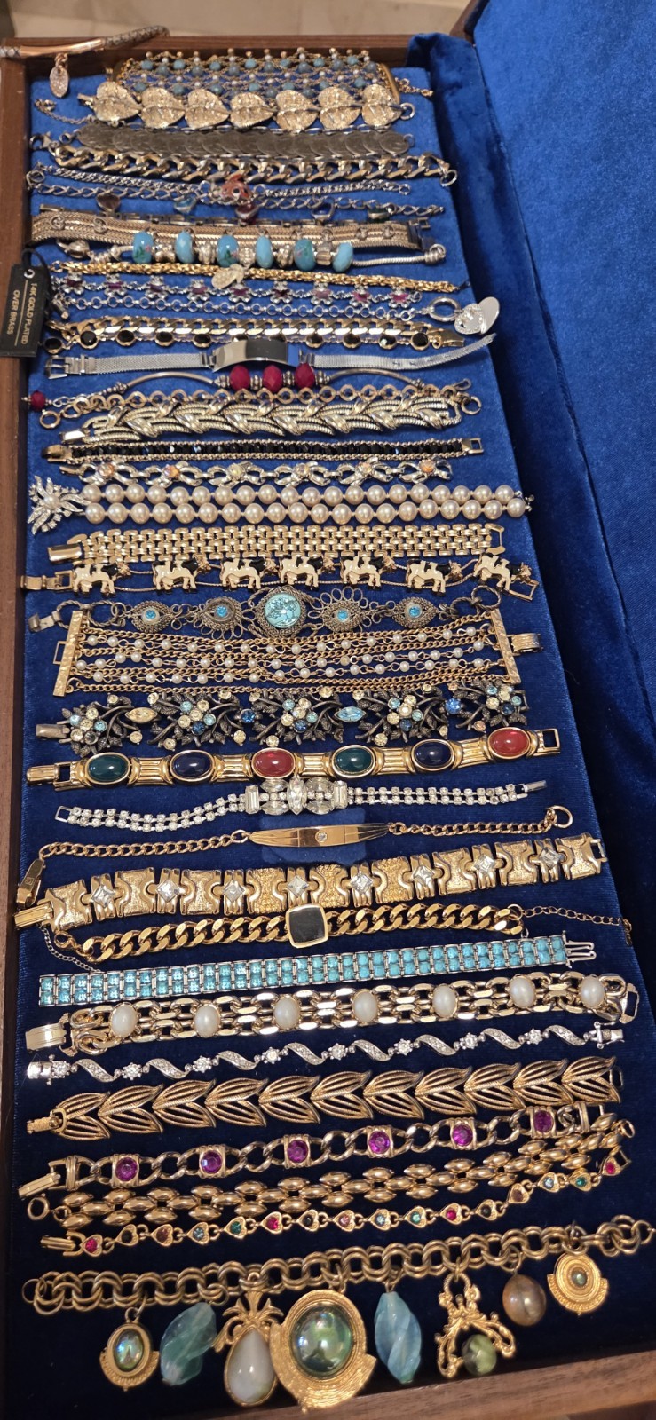 Vintage Mod Bracelet Lot Of 40.dainty.12 Signed Monet Joan Rivers Avon Henri…